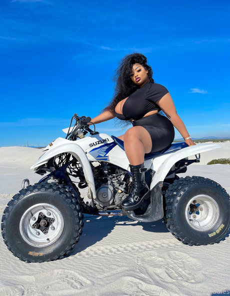 Kim Tiddies xxx pornstar img