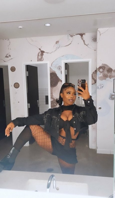 Lea h Sampson pornstar pretty picture