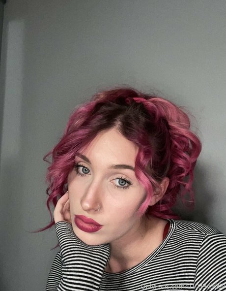 Letsbesweetlikesuga xxx pornstar picture