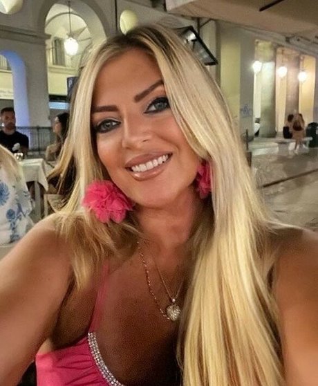 pregnant teacher onlyfans erotic images