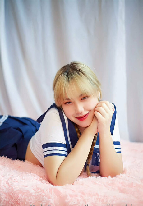 anna hitomi pretty model photo