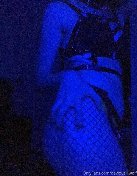 deviouslilwolf adult model images