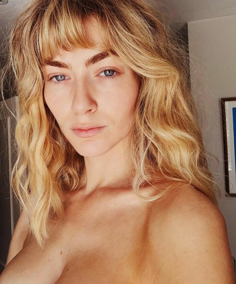 Eve Delf sexy model images