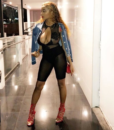 Katarra Mcduffie model pretty pic