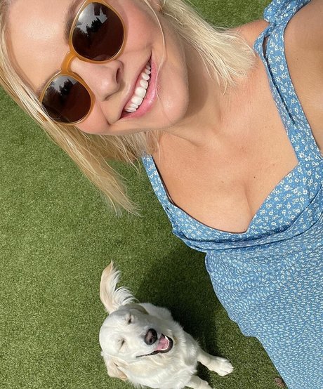 Holly Willoughby erotic pornstar gallery