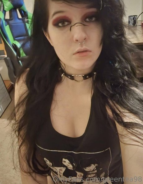 goth asian onlyfans hd picture