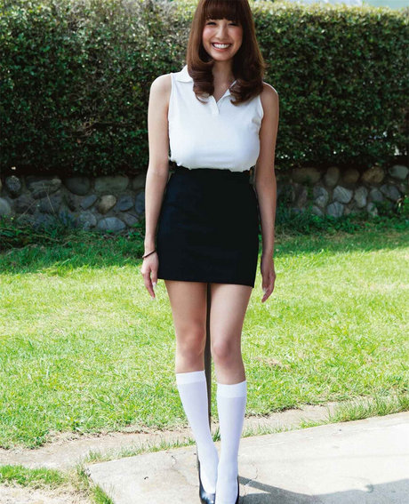 Shion Utsunomiya nude pornstar images