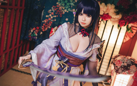 Soraqq model nice photos