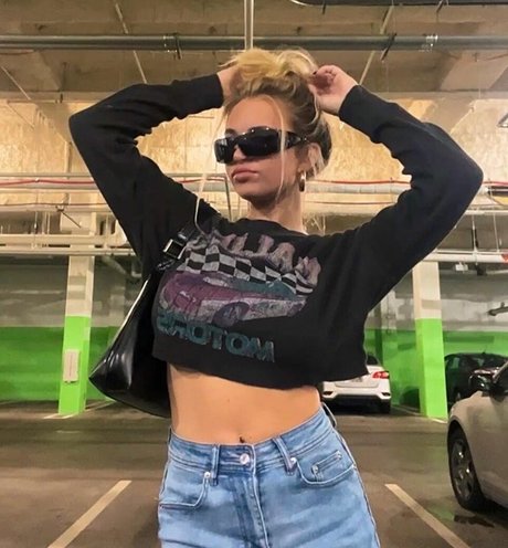 squat riding onlyfans sexy photos