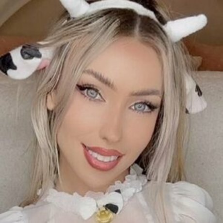 Devon Jenelle star art picture