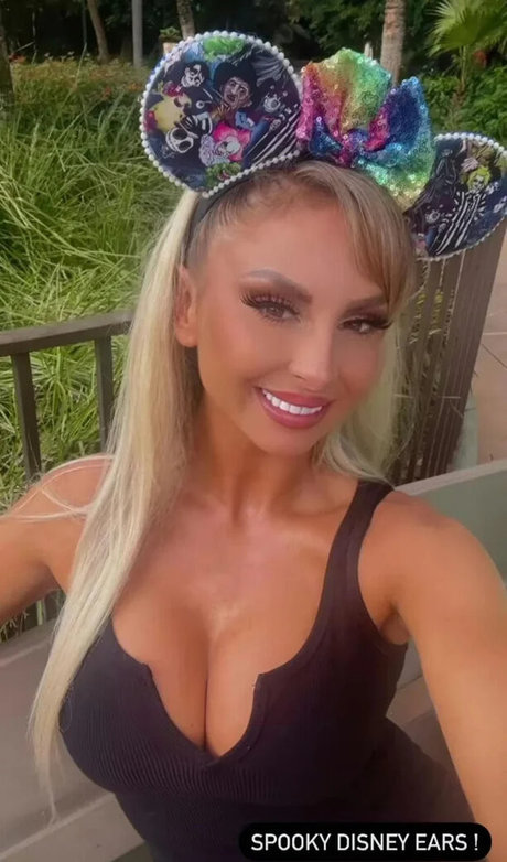 skinny shemale onlyfans free img