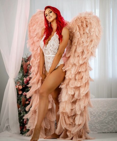 Danni Ellexo high quality star photos