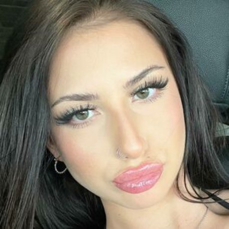 Chayabree free pornstar image