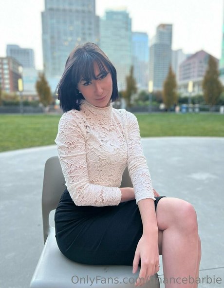 financebarbie art actress img