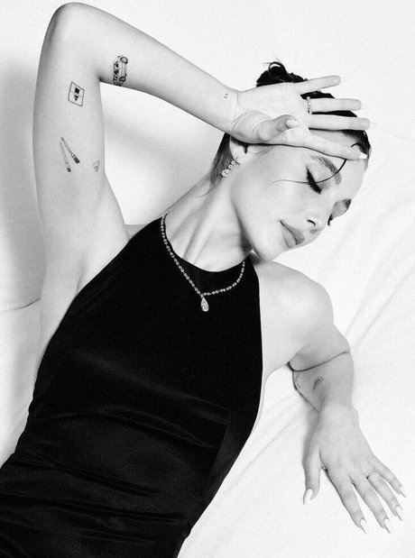 Emma Chamberlain art model photos