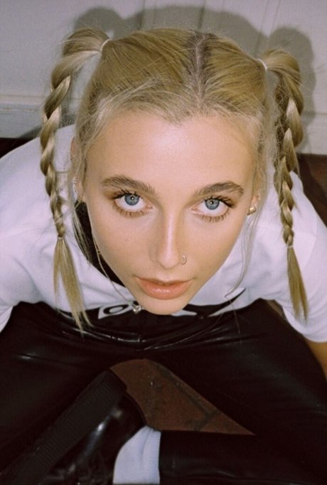 Emma Chamberlain nudes pornstar photos