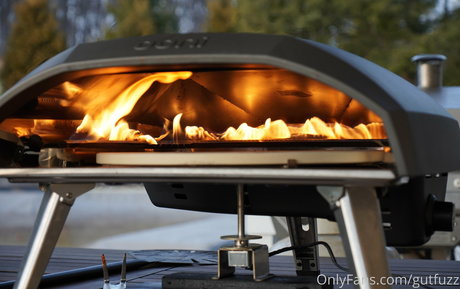 gutfuzz erotic actress picture