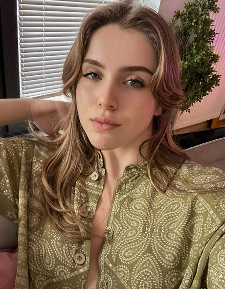 Emiliallure xxx star img