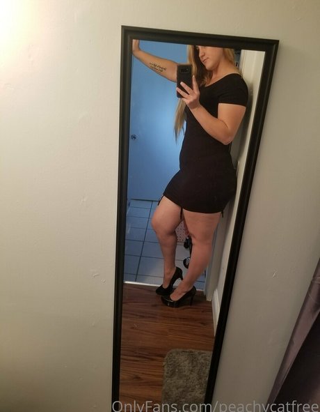 peachycatfree beautiful actress image
