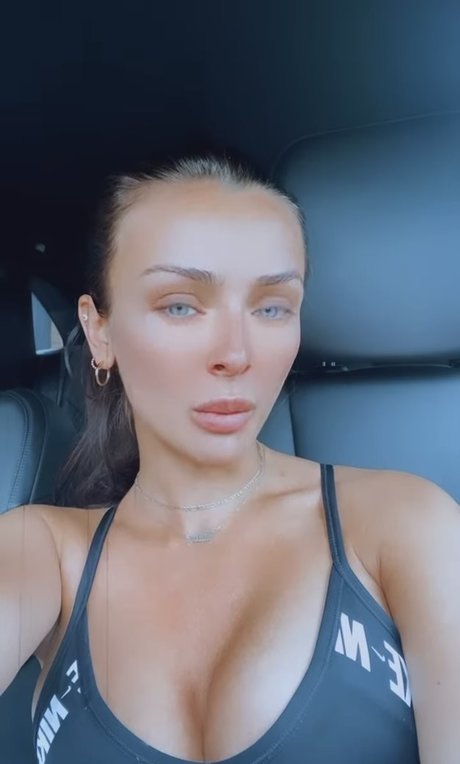 Kady McDermott adult model image