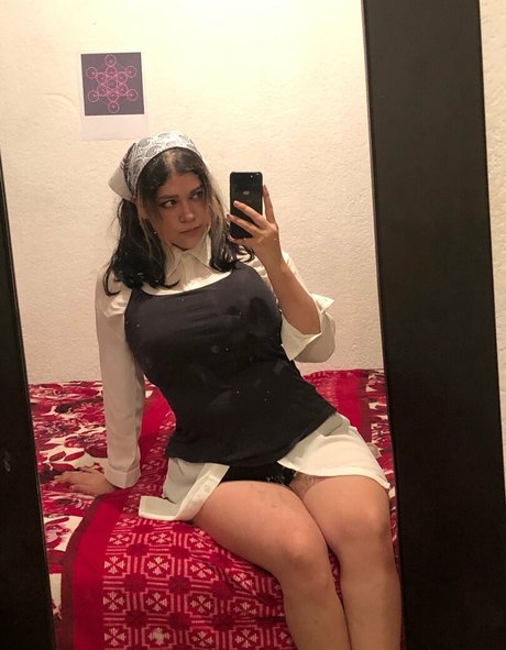 sar eliii model naked photos