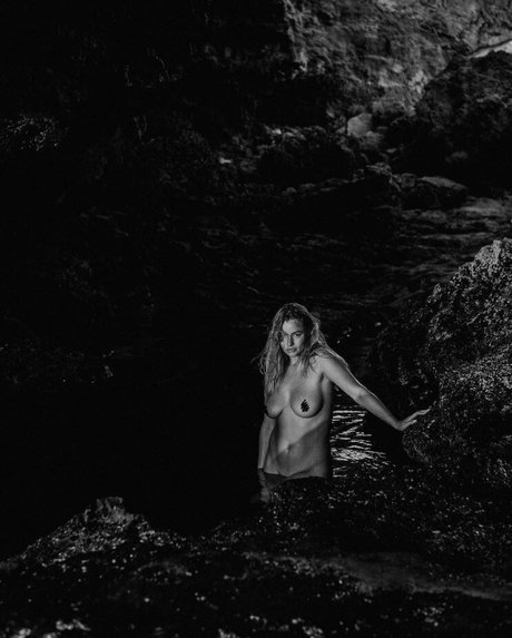 Paige Montana De Cinque model pretty pic