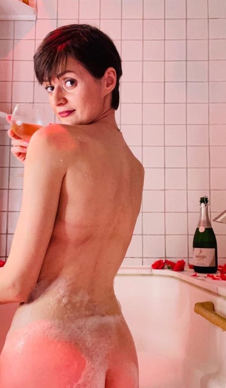 Masha nova model art picture