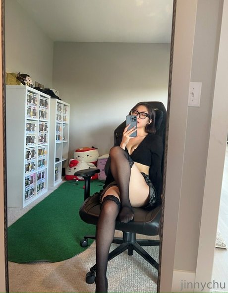 thejinnychu hot model image