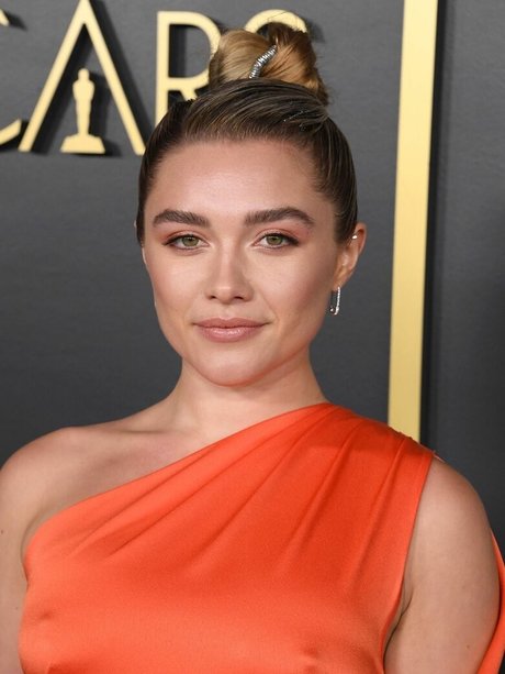 Florence Pugh model high quality pic