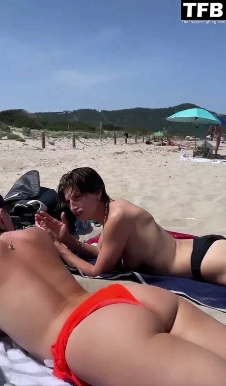 Florence Pugh porn model pic