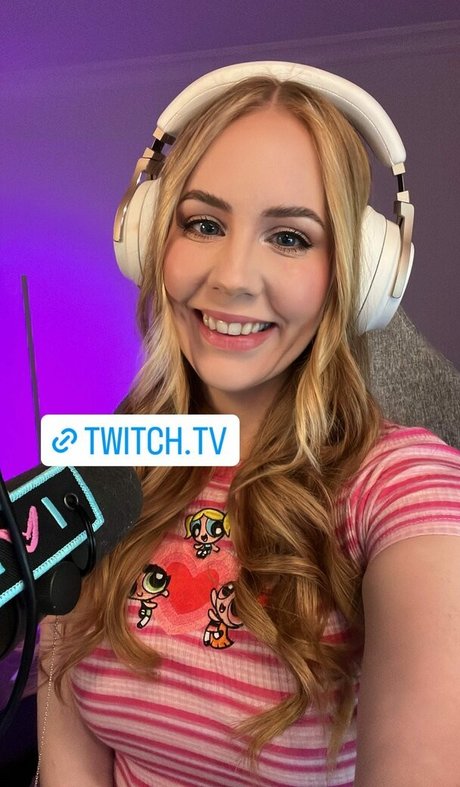 teen young onlyfans exclusive image