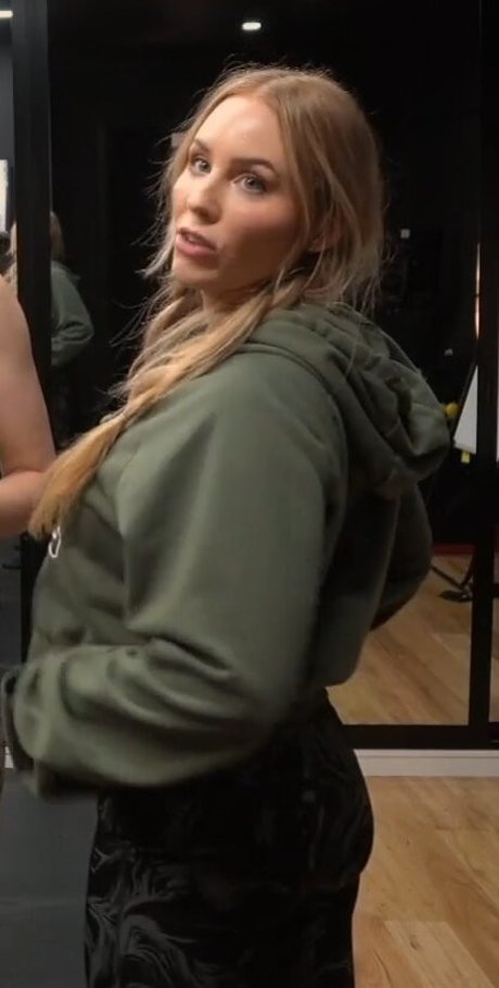 Nalopia perfect model pic