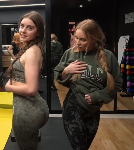 Nalopia hot pornstar img