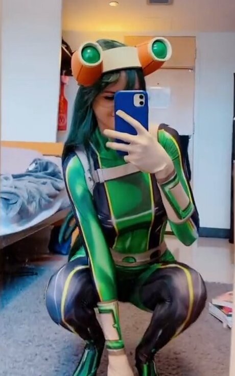 izassassin xxx actress picture