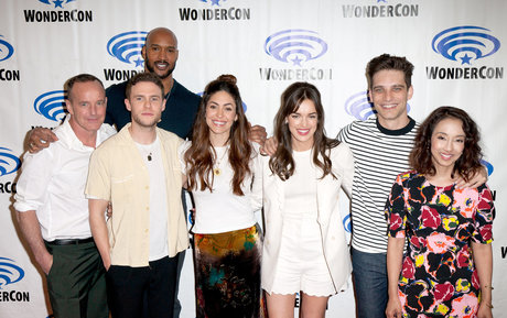 Elizabeth Henstridge xxx star photo