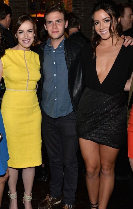 Elizabeth Henstridge star beautiful archive