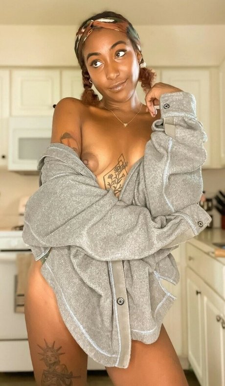 tiny onlyfans free pic