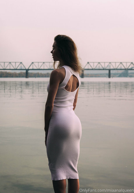 mianaughtygirl pornstar nudes pics