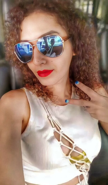 Nina Infinity nude model photo