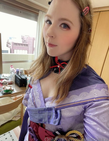 junelovejoy model naked images