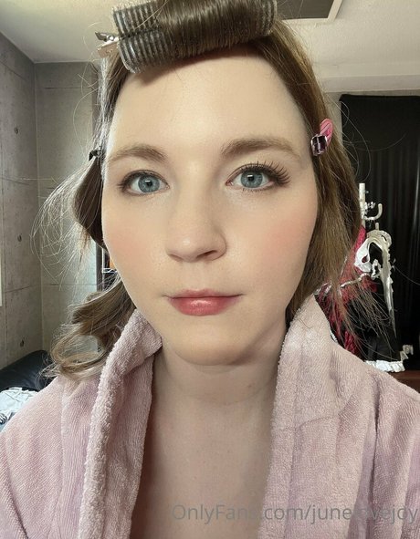 junelovejoy best star photo