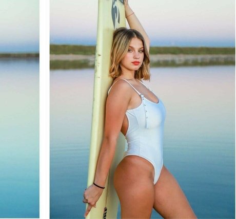 Lea Sanz high quality pornstar images