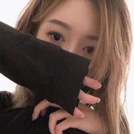 Akarinaa nudes actress images