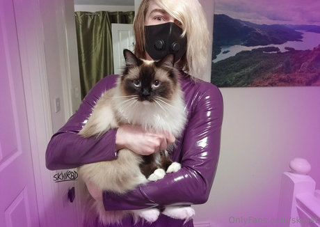 skyr4t erotic model galleries