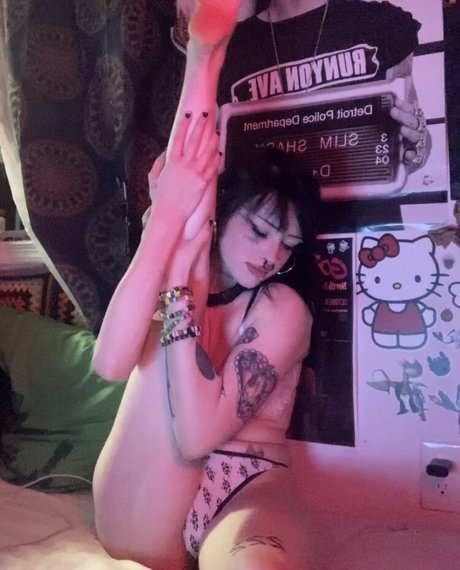 Lostwetdog xxx model photo