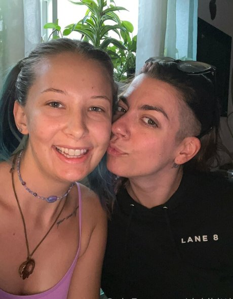 rickikitti pornstar hot photo