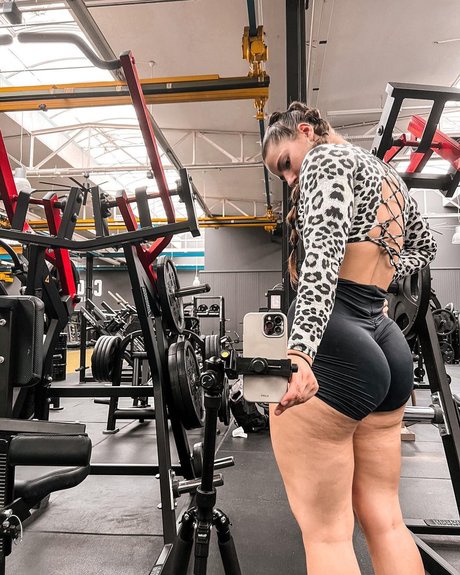 Leonie Kommoss star porn img