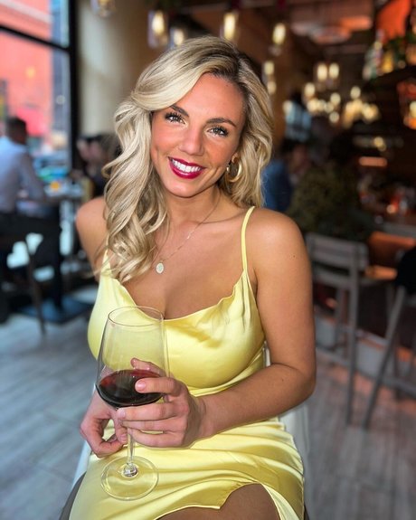 Annie Agar nudes star gallery