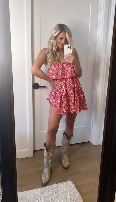 Annie Agar top star photo