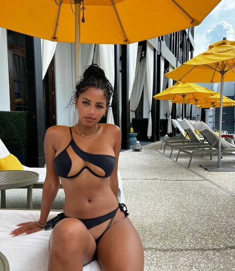 jonica hot model img